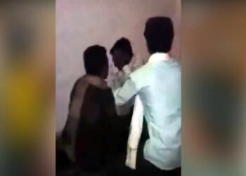 рдЖрдзреА рдмрдШрдгреНрдпрд╛рдЪрд╛ рдХрд╛рд░реНрдпрдХреНрд░рдо, рд╕рд╛рдЦрд░рдкреВрдбрд╛рд╣реА рдХреЗрд▓рд╛; рдирдВрддрд░ рдореНрд╣рдгрддреЛ рдореБрд▓реАрдЪреНрдпрд╛ рдбреЛрд│реНрдпрд╛рдд рджреЛрд╖, рдореБрд▓реАрдХрдбрдЪреНрдпрд╛рдВрдиреА рдЪреЛрдк рдЪреЛрдк рдЪреЛрдкрд▓рд╛