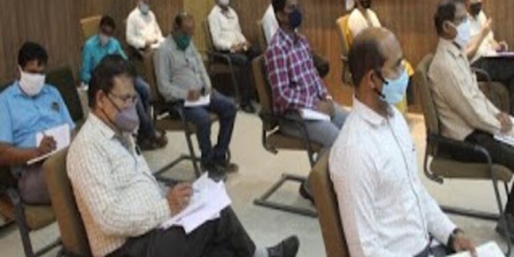 पाणंद रस्त्यांचा आराखडा दि.२५ पर्यंत सादर करा - जिल्हाधिकारी पापळकर यांचे निर्देश