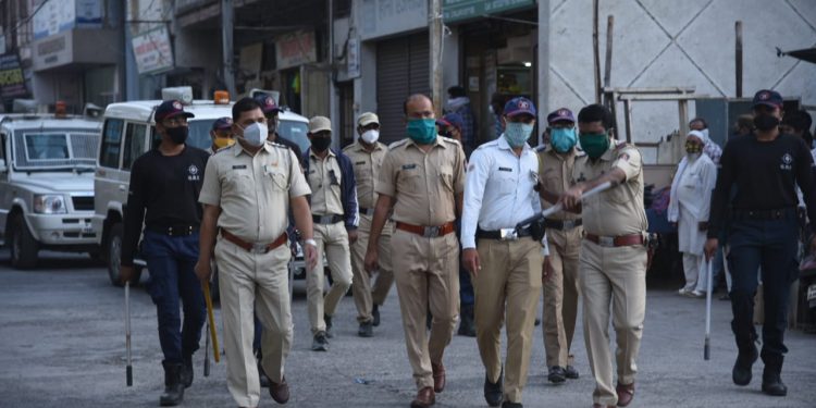 अकोला शहर पोलिसांची  एरिया डोमिनान्स पेट्रोलिंग