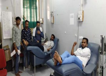 रक्ताचा तुडवडा लक्षात घेता अकोल्यातील युवकांनी डॉ बाबासाहेब आंबेडकर यांच्या जयंतीदिनी केले रक्तदान