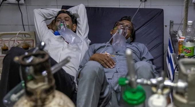 कोरोना पॉझिटिव्ह आहात?  घरीच ‘असे’ उपचार घ्या अन् निगेटिव्ह व्हा