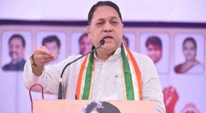 फडणवीसांना पोलीस खात्यातील माहिती कशी मिळते ? गृहमंत्री वळसे पाटलांनी दिली माहिती