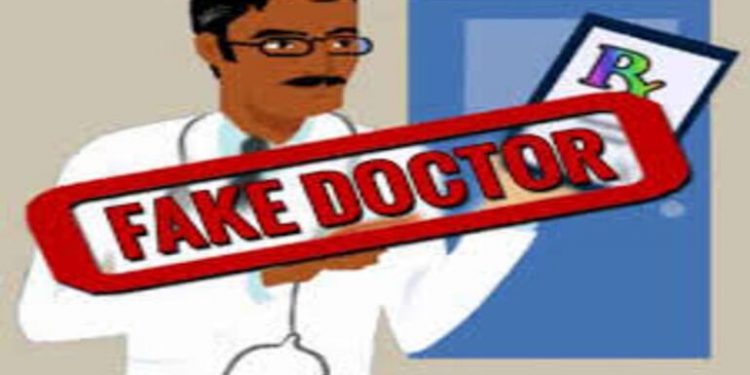 12 वी नापास कंपाउंडर डॉक्टर असल्याचे सोंग धरून चालवत होता 22 बेडचे रुग्णालय