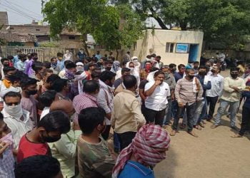 рд╣рд┐рд╡рд░рдЦреЗрдб рдордзреНрдпреЗ рд╡реНрдпрд╛рдкрд╛рд▒реНрдпрд╛рдВрдЪрд╛ рд▓реЙрдХрдбрд╛рдКрди рд╡рд┐рд░реЛрдзрд╛рдд рдПрд▓реНрдЧрд╛рд░! рд╡реНрдпрд╛рдкрд╛рд░реА рдкреНрд░рддрд┐рд╖реНрдард╛рдиреЗ рд╡ рд╡реНрдпрд╡рд╕рд╛рдп рдЙрдШрдбреЗ рдареЗрд╡рдгреНрдпрд╛рдЪрд╛ рдирд┐рд░реНрдзрд╛рд░