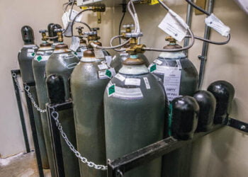 рдХреЛрд░реЛрдирд╛ : рдФрджреНрдпреЛрдЧрд┐рдХ рд╡рд╛рдкрд░рд╛рд╕рд╛рдареА рдСрдХреНрд╕рд┐рдЬрди рдкреБрд░рд╡рдареНрдпрд╛рд╡рд░ рдмрдВрджреА; рдХреЗрдВрджреНрд░ рд╕рд░рдХрд╛рд░рдЪрд╛ рдореЛрдард╛ рдирд┐рд░реНрдгрдп