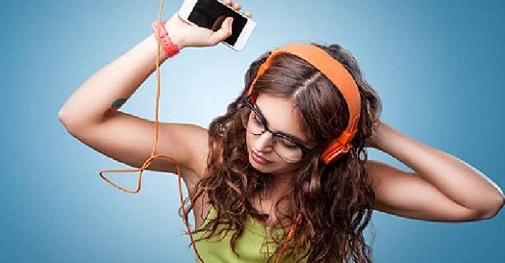 सतत हेडफाेनचा वापर