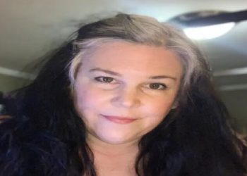 या महिलेच्या ठुसकीला मिळते मोठी किंमत! फक्त पादूनच कमवते लाखो रुपये