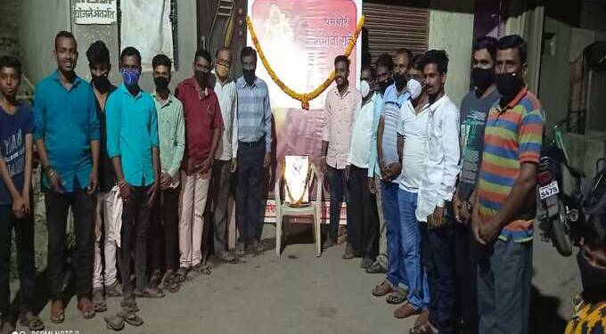 संभाजी मंडळाच्या वतीने महात्मा बसवेश्वर महाराज व संभाजी महाराज जयंती साजरी