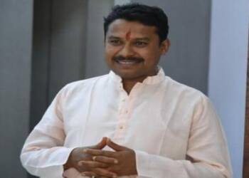 वाडी अदमपुर जाफ्रापूर गावात कोरोना लसीकरणाची लस उपलब्ध करून द्यावी;सरपंच रुपेश राठी यांचे तहसीलदारांना निवेदन