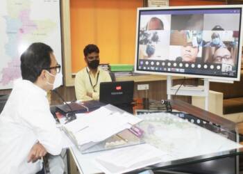 рдЕрдХреЛрд▓рд╛ : рдЬрд┐рд▓реНрд╣рд╛рдзрд┐рдХрд╛рд░реА рдкрд╛рдкрд│рдХрд░ рдпрд╛рдВрдЪрд╛ рдЧреНрд░рд╛рдореАрдг рднрд╛рдЧрд╛рддреАрд▓ рдбреЙрдХреНрдЯрд░реНрд╕рд╢реА рдСрдирд▓рд╛рдИрди рд╕рдВрд╡рд╛рдж