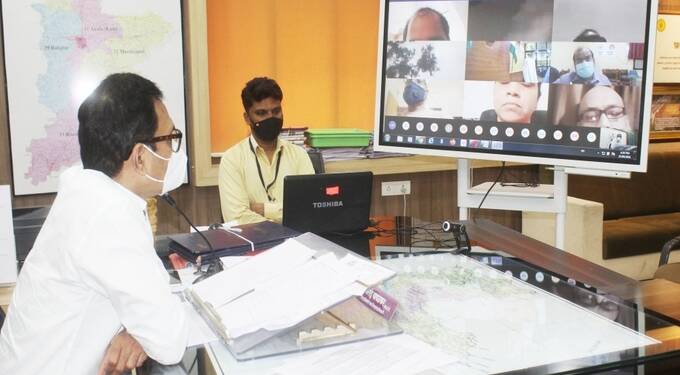 अकोला : जिल्हाधिकारी पापळकर यांचा ग्रामीण भागातील डॉक्टर्सशी ऑनलाईन संवाद