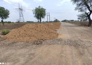 तेल्हारा तालुक्यातील रस्त्यांबाबत अकोल्यातील