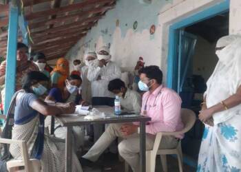 वाडी अदमपुर येथिल उपकेंद्रामध्ये ईसापुर येथिल ग्रामस्थांनी घेतला लसीकरणाचा लाभ