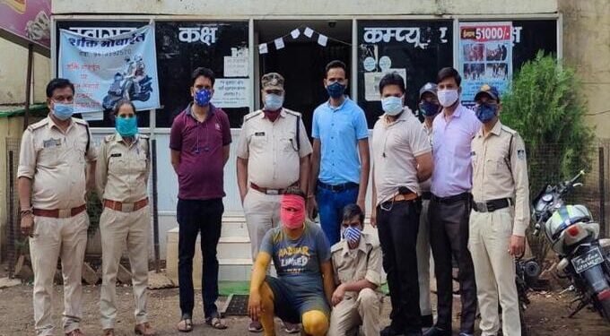 नवरदेवाला लावली जात होती हळद, गर्लफ्रेन्डच्या हत्येप्रकरणी उचलून घेऊन गेले पोलीस!