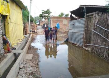 तेल्हारा- प्रभाग ६ मध्ये नाका पेक्षा मोती जड !सांडपाण्याच्या गटारांची अजब परिस्थिती