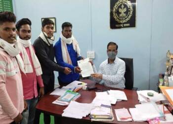 डाबकी भौरद ते पारस रोडचे काम त्वरीत करणेबाबत जिल्हाधिकारी यांना निवेदन