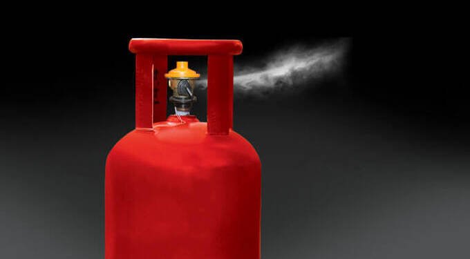 गॅस गळती झाल्‍याने एकाच कुटुंबातील ६ जणांचा मृत्यू