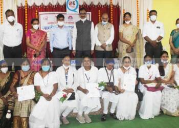 рдЬрд╛рдЧрддрд┐рдХ рд▓реЛрдХрд╕рдВрдЦреНрдпрд╛ рджрд┐рди: рдЖрд░реЛрдЧреНрдп рдХрд░реНрдордЪрд╛рд▒реНрдпрд╛рдВрдЪрд╛ рдЬрд┐рд▓реНрд╣рд╛рдзрд┐рдХрд╛рд▒реНрдпрд╛рдВрдЪреНрдпрд╛ рд╣рд╕реНрддреЗ рд╕рдиреНрдорд╛рди; рдкреНрд░рд╛рдердорд┐рдХ рдЖрд░реЛрдЧреНрдп рдХреЗрдВрджреНрд░ рд╕рдХреНрд╖рдо рдХрд░рдгреНрдпрд╛рд╕рд╛рдареА рд╕рдЬреНрдЬрддрд╛- рдЬрд┐рд▓реНрд╣рд╛рдзрд┐рдХрд╛рд░реА рдкрд╛рдкрд│рдХрд░