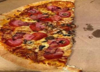 ऑनलाईन ऑर्डर केलेल्या Domino's