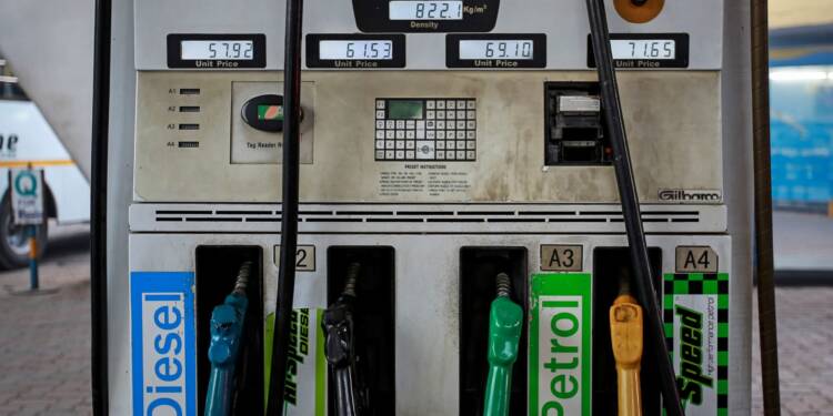 Petrol Diesel Price : पेट्रोल-डिझेलच्या दराने गाठली ऐतिहासिक उंची, आजचे दर