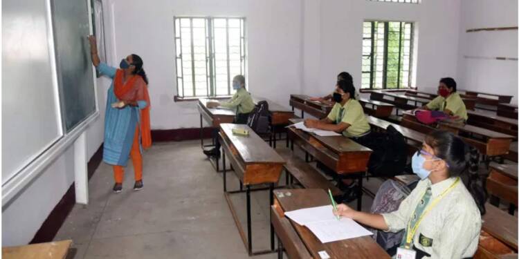 BREAKING – राज्यातील सर्व शाळा लवकरच सुरू होणार, शिक्षण विभागाचा विचार