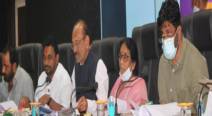 जिल्हा नियोजन समितीची बैठक