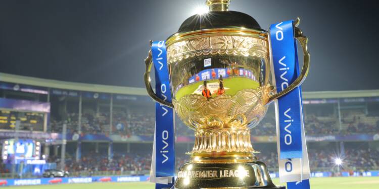 IPL च्या नियमांमध्ये मोठा बदल! आता फलंदाजाने षटकार ठोकला तर असे होईल