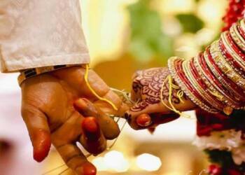 рд╡рд┐рд╡рд╛рд╣рд╛рдирдВрддрд░ рдирд╡рд▒реНрдпрд╛рдЪрд╛ рдЪреЗрд╣рд░рд╛ рдкрд╛рд╣реВрди рдереЗрдЯ рдкреЛрд▓реАрд╕ рдард╛рдгреНрдпрд╛рдд рдкреЛрд╣реЛрдЪрд▓реА рдирд╡рд░реА