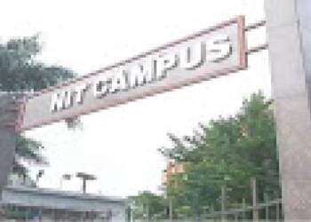 अनिल देशमुख यांच्या अडचणीत वाढ, नागपुरमधील NIT कॉलेजवर ईडीचे छापे