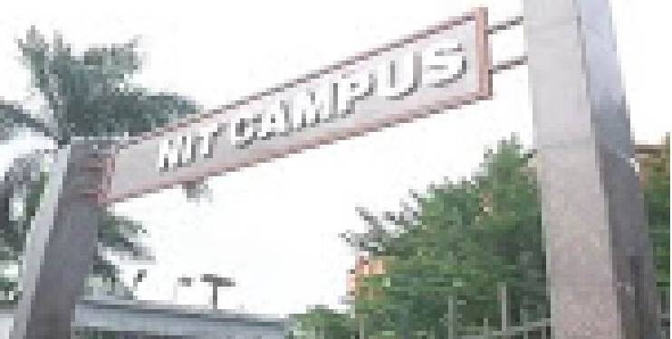 अनिल देशमुख यांच्या अडचणीत वाढ, नागपुरमधील NIT कॉलेजवर ईडीचे छापे