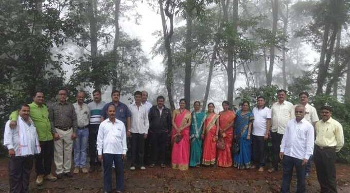 टिकेव्हीचे माजी विद्यार्थी ३३ वर्षानंतर एकत्र...