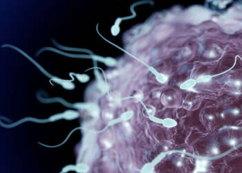 Shocking! डॉक्टरने स्पर्म बदलून शेकडो महिलांना केलं प्रेग्नेन्ट, असा झाला खुलासा….