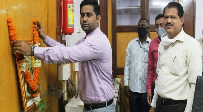 राजे उमाजी नाईक यांना जयंतीनिमित्त अभिवादन