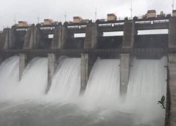 चासकमान धरण पुन्हा भरले