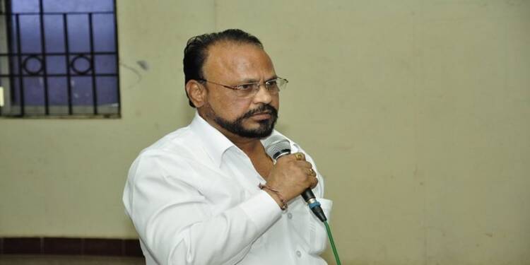 माजी खासदार आनंदराव अडसूळ यांच्या घरी ईडी चा छापा…ताब्यात घेण्यापूर्वीच अडसूळ यांना रुग्णालयात केले दाखल…