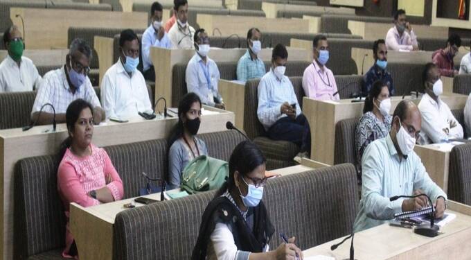 कै.वसंतराव नाईक स्वावलंबन मिशन : अध्यक्ष किशोर तिवारी यांनी घेतला विविध विषयांचा आढावा