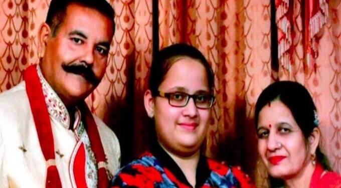 पप्पा – मम्मी माझ्या आत्महत्येचे कारण माझे शाळेचे शिक्षक आहेत, ते नेहमी मला.. असे लिहून मुलीने केली आत्महत्या