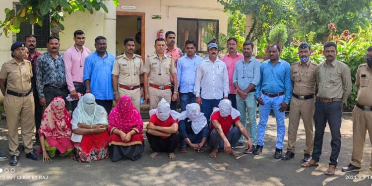 ब्रेकिंग- कोरोना लसीकरनाचे पथक असल्याचा बनाव करीत दरोडा टाकणारे अकोट पोलिसांच्या ताब्यात