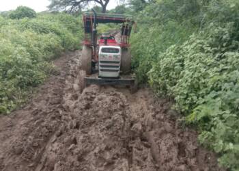 कुटासा ते पांतोडा शेतरस्त्यांची दुरवस्था शेतकऱ्यांसमोर संकट कायम प्रशासनाचे दुर्लक्ष..