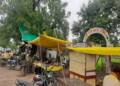 जिजाऊ उद्यान अतिक्रमणाच्या विळख्यात रसत्यावर दुकानें थाटल्याने वाहतुकीची कोंडी