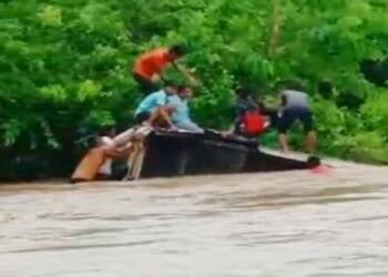 Yavatmal : рдмрд╕ рдирд╛рд▓реНрдпрд╛рдд рдХреЛрд╕рд│рд▓реА; рджреЛрдШрд╛рдВрдЪрд╛ рдореГрддреНрдпреВ рддрд░ рдкреНрд░рд╡рд╛рд╢реА рдмреЗрдкрддреНрддрд╛