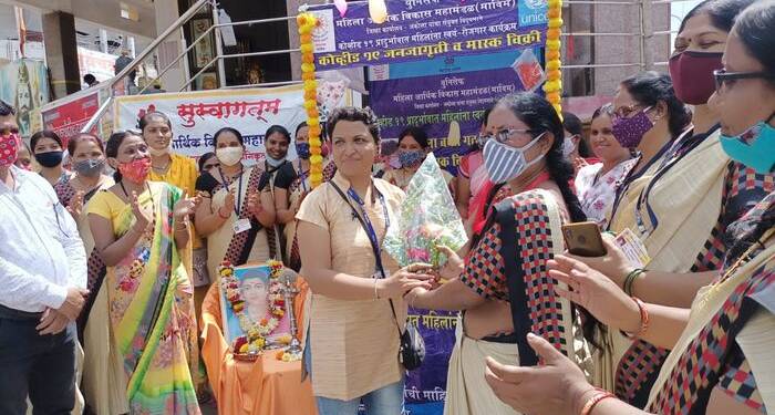 महिला बचत गटाव्दारे मास्क विक्री व कोविड जनजागृती कार्यक्रम संपन्न
