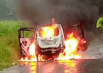 рдмреЛрдИрд╕рд░ : рдЪрд╛рд▓рддреНрдпрд╛ рд╡реЕрдЧрдирд░ рдХрд╛рд░рдиреЗ рдШреЗрддрд▓рд╛ рдкреЗрдЯ, рдЧрд╛рдбреА рдЬрд│реВрди рдЦрд╛рдХ