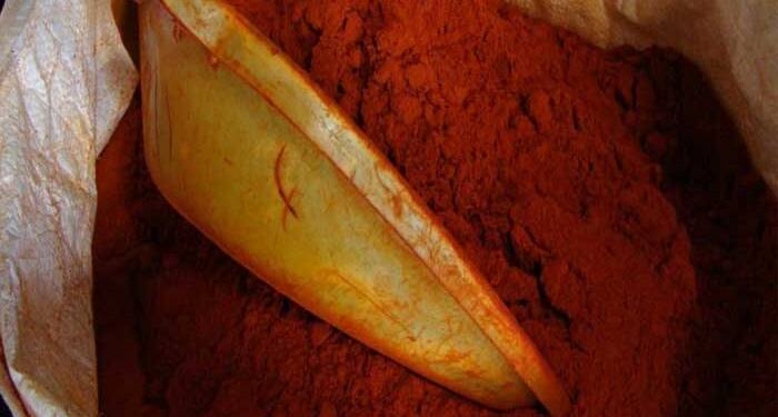 अकोट येथे भेसळीच्या संशयावरुन मिरची पावडर जप्त