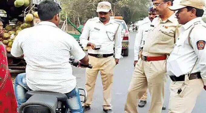 राज्यातील दहा लाख वाहनचालकांना नोटिसा!