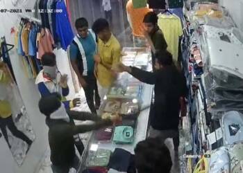 डिलक्स चौकातील 'तो' थरार सीसीटीव्हीत कैद