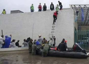 Mexico : рдорд╣рд╛рдкреВрд░ рдЖрдгрд┐ рднреВрдХрдВрдкрд╛рдиреЗ рдореЗрдХреНрд╕рд┐рдХреЛ рд╣рд╛рджрд░рд▓реЗ
