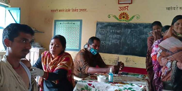 १००%लसीकरण करण्याचा केलेला संकल्प ग्रामस्थांच्या सहकार्याने पुर्ण करनार- मिराताई बोदडे सरपंच