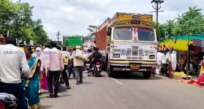 आठवडी बाजाराच्या मुद्यावर पातुरचे प्रशासन हतबल ! नागरीकांचा जिव धोक्यात.