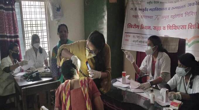 शासकीय महिला वसतीगृहातील महिलांसाठी आरोग्य तपासणी शिबीर